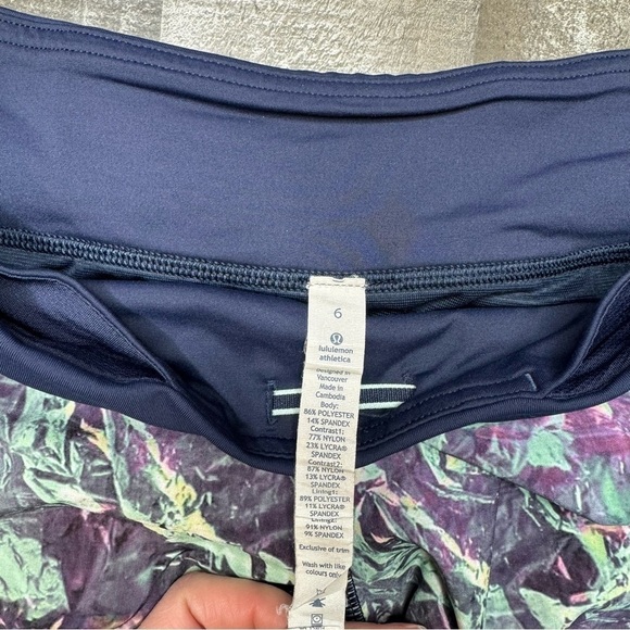 Lululemon Run: Speed Short 4 way stretch size 6 - Picture 9 of 13